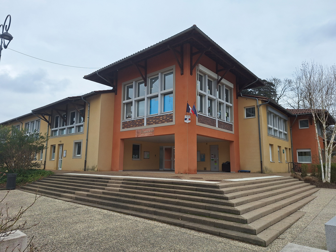 Les Grains de Blé, école publique de Sathonay-Village. Les Grains de Blé, école publique de Sathonay-Village.